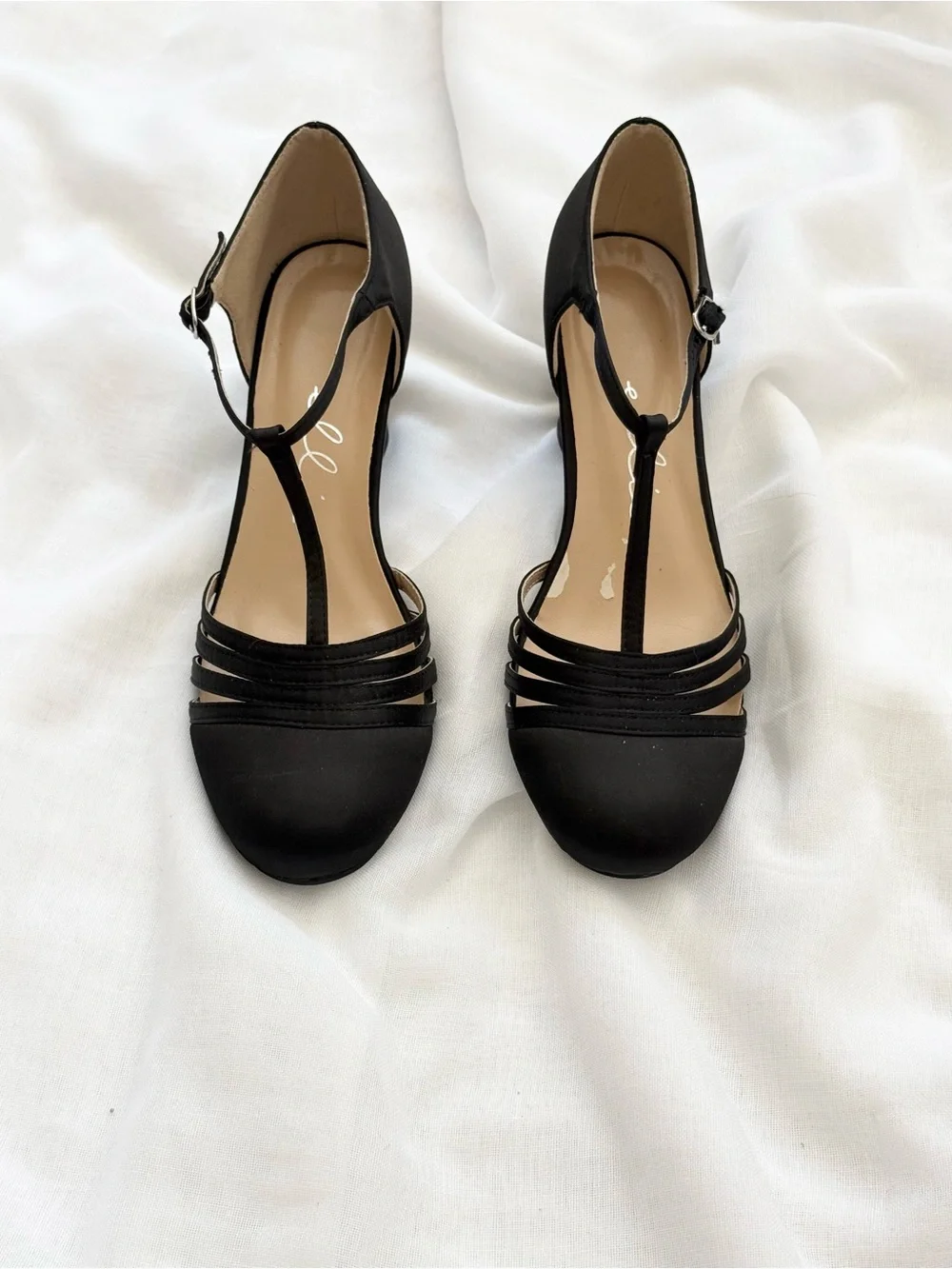 ✿ Vintage 80s Black T-Strap Kitten Heels • Size 9